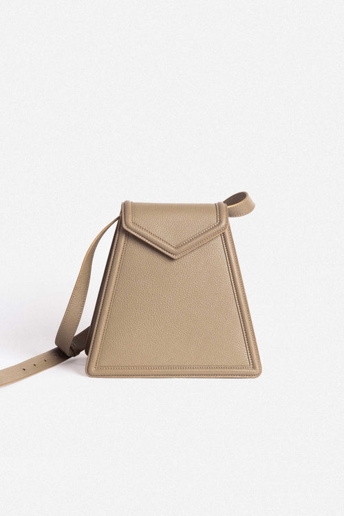 生丝灰山羊皮卷须