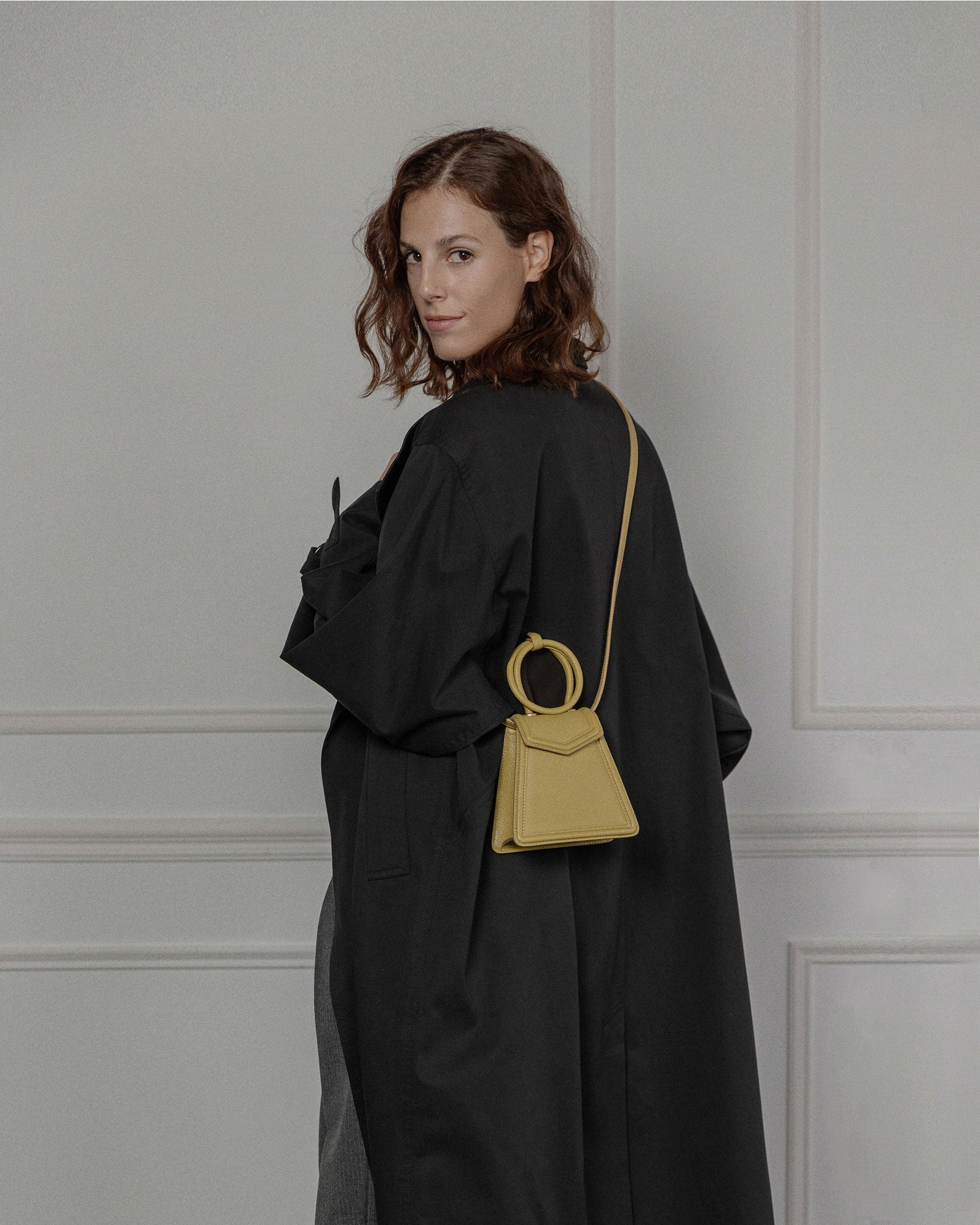 缎花黄山羊皮卷须