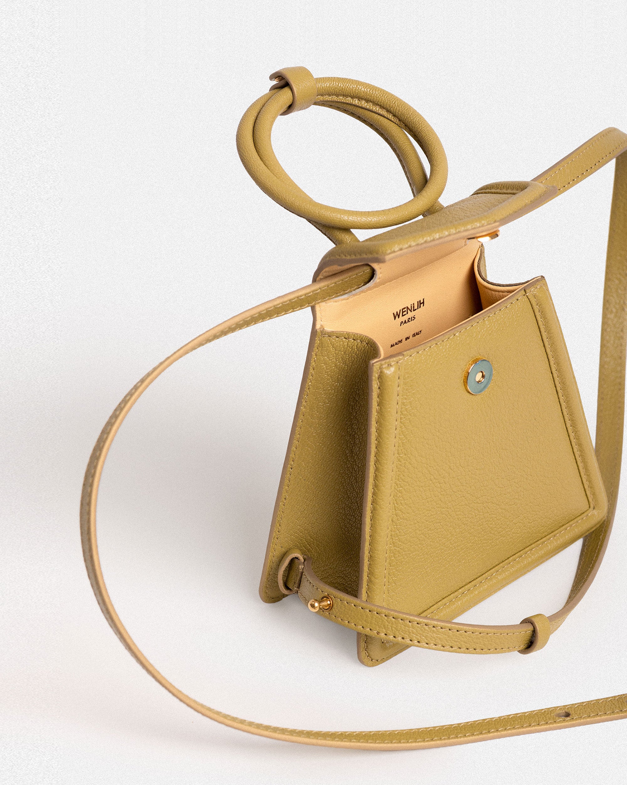 缎花黄山羊皮卷须