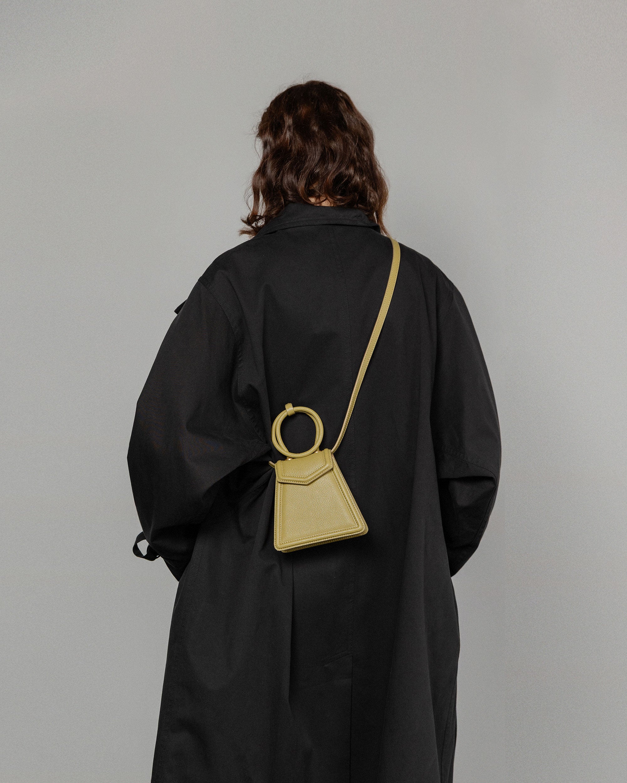 缎花黄山羊皮卷须