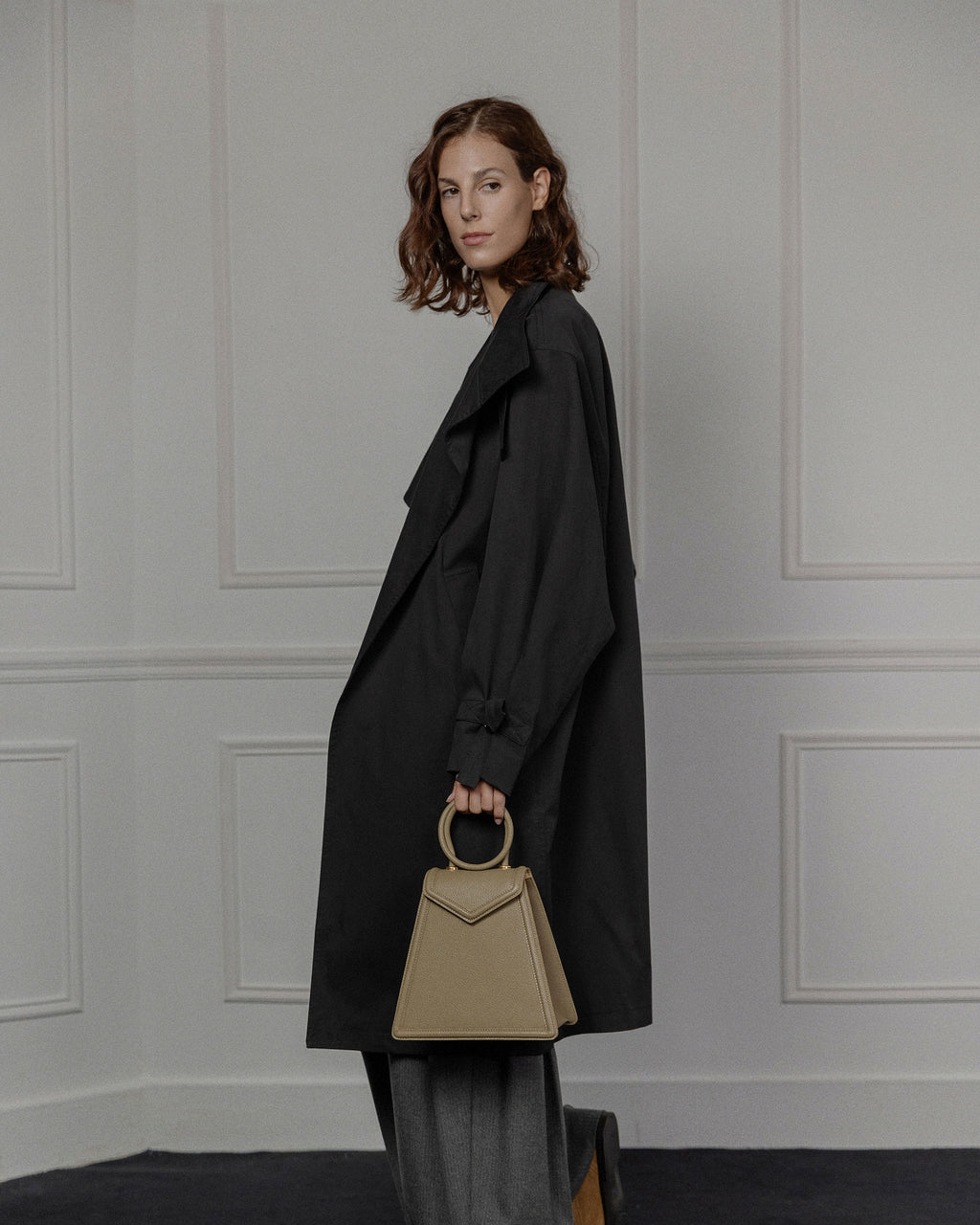 生丝灰山羊皮卷须