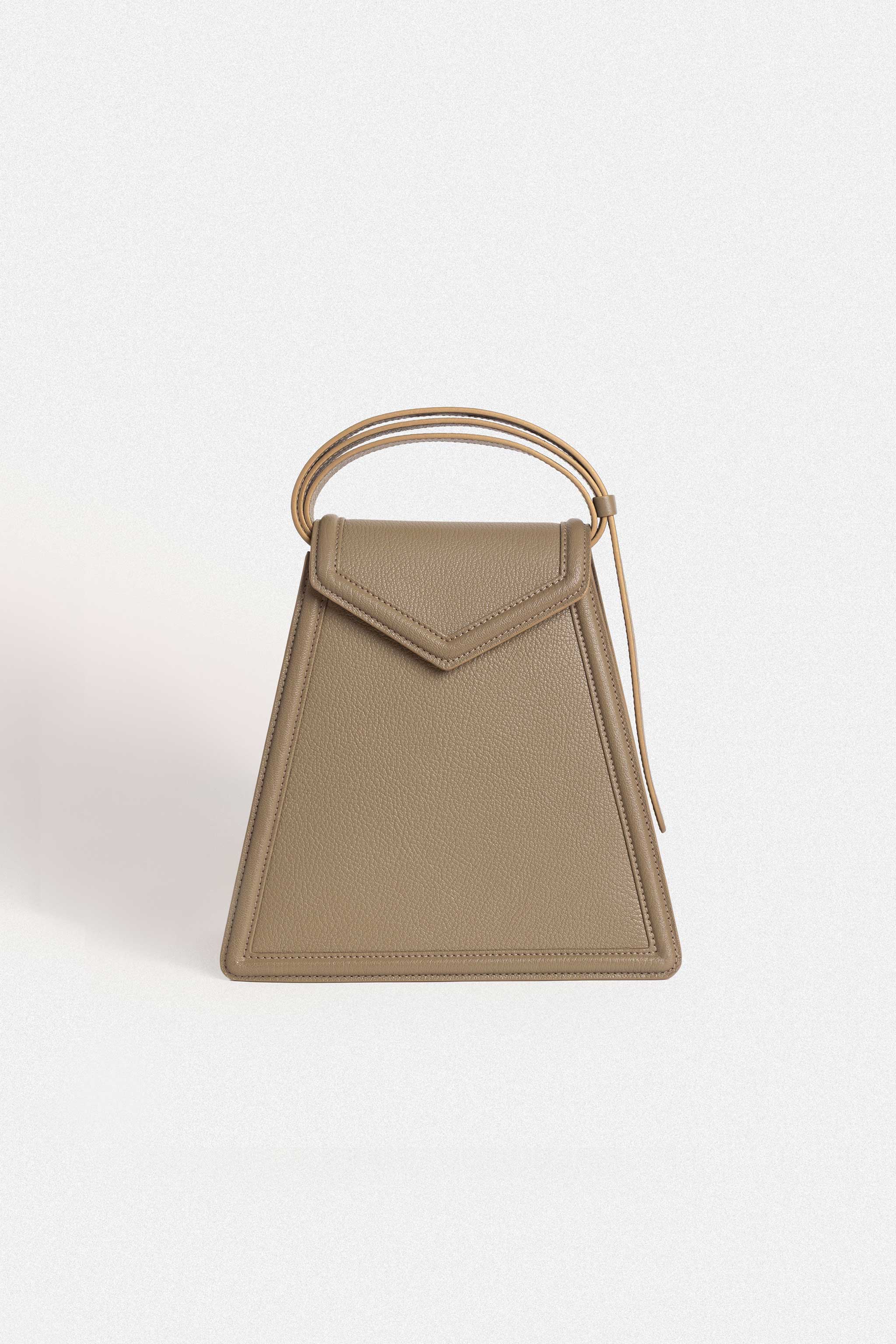 生丝灰山羊皮卷须